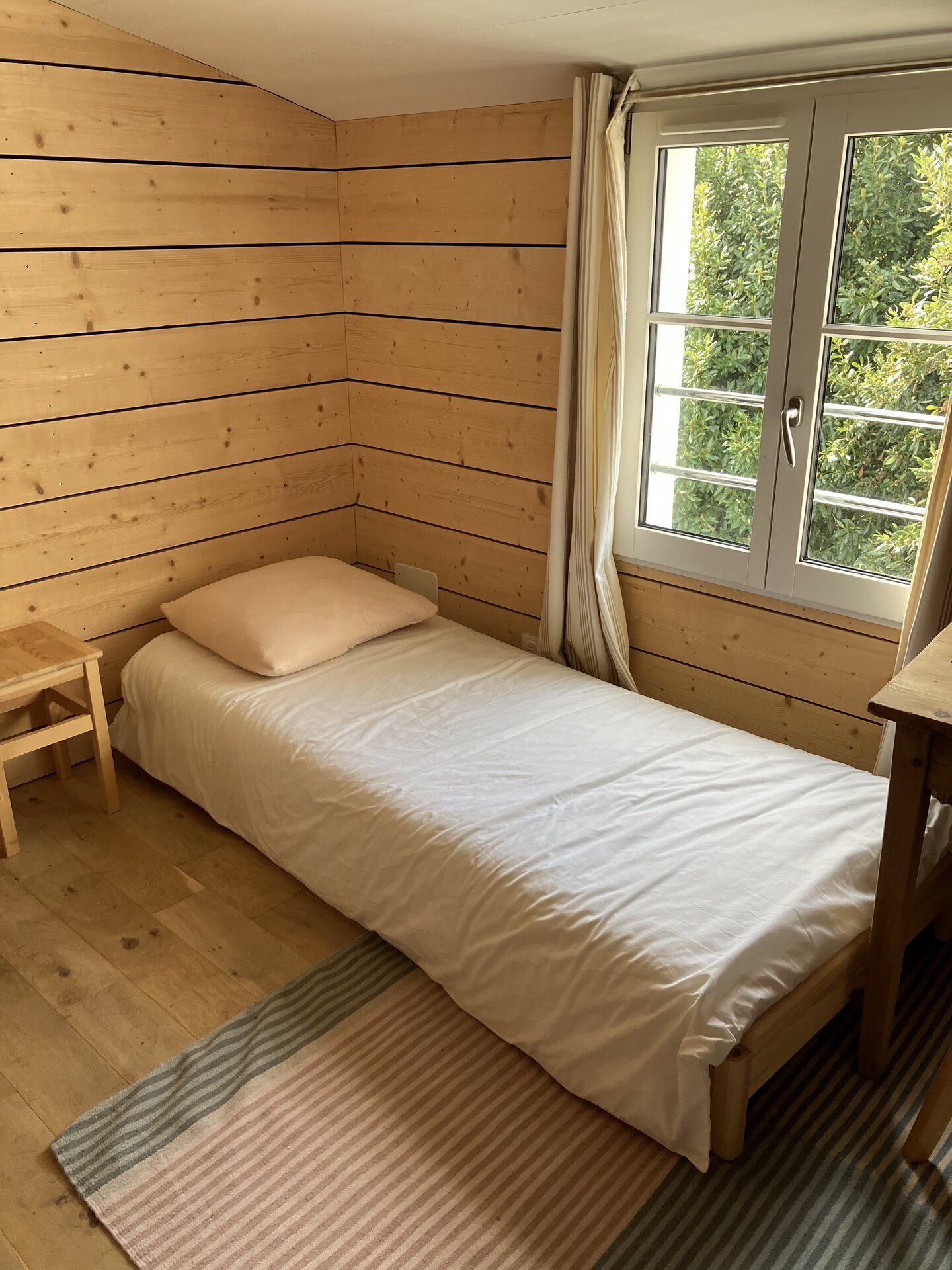 Chambre lit simple 1